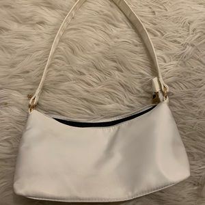 white shoulder bag